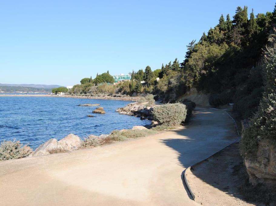 Grande Neuve Avec Piscine Pres Et Sete Villa