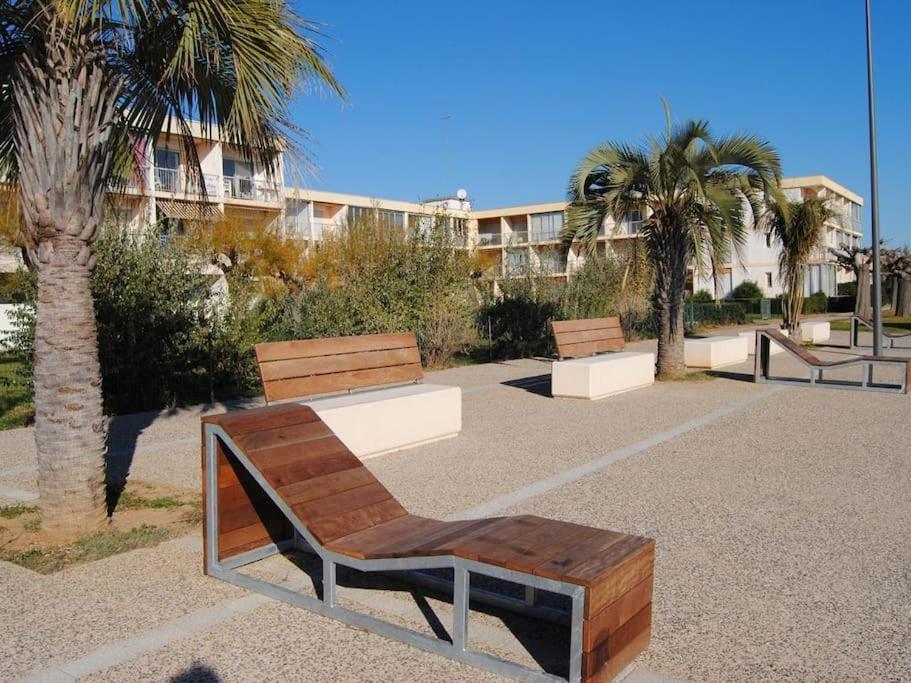 Villa Grande Neuve Avec Piscine Pres Et Sete